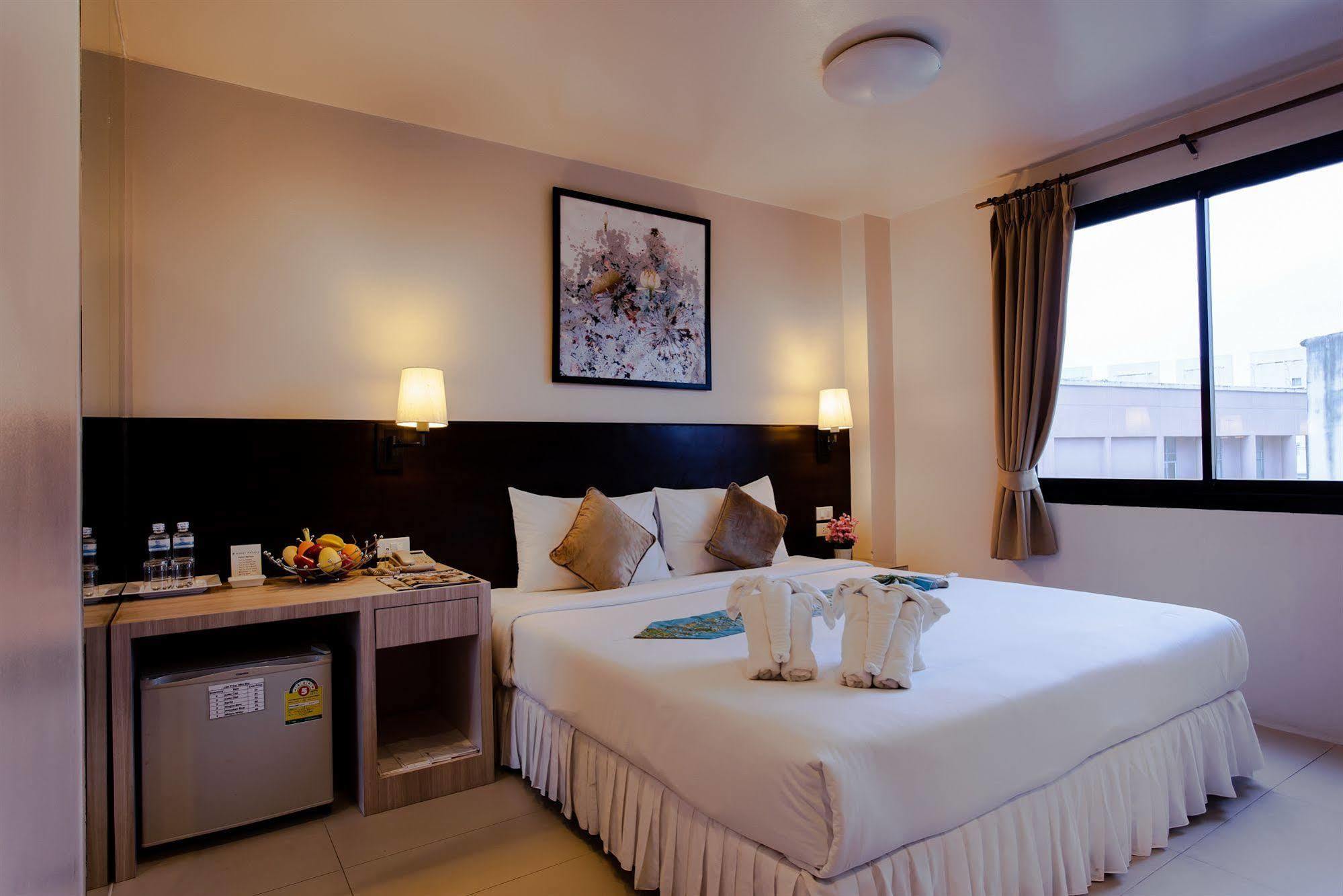 Hotel @ White Patong Exterior foto